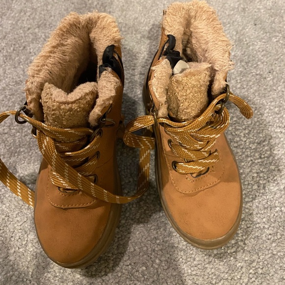 H&M toddler boots 7.5 - Picture 3 of 4